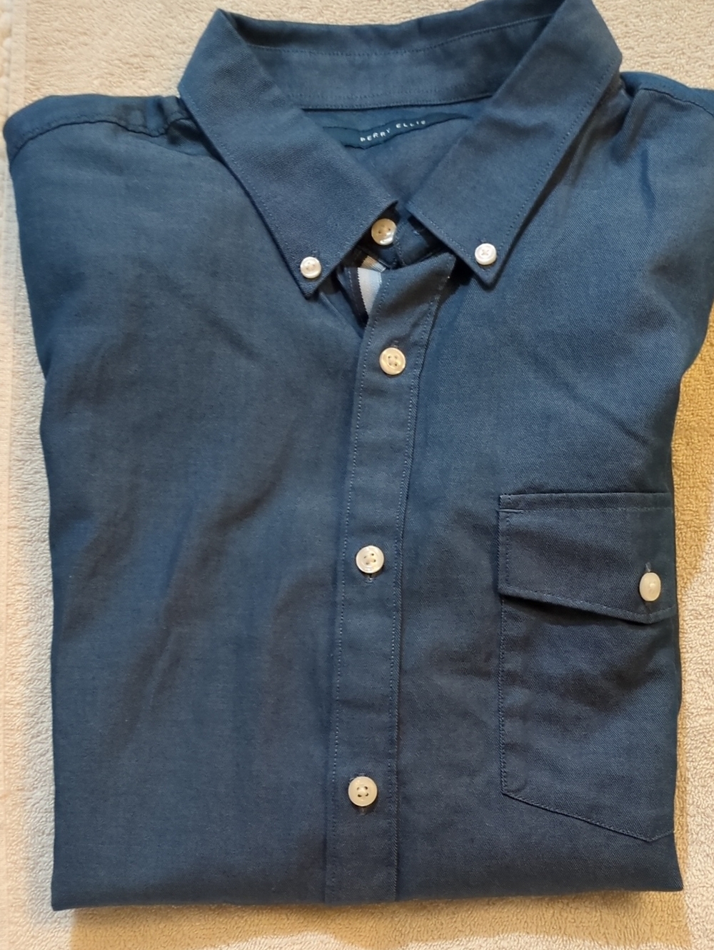 Perry Ellis, Men's Navy Button-Down Shirt - Clean Casual Style. Short Sleeve
